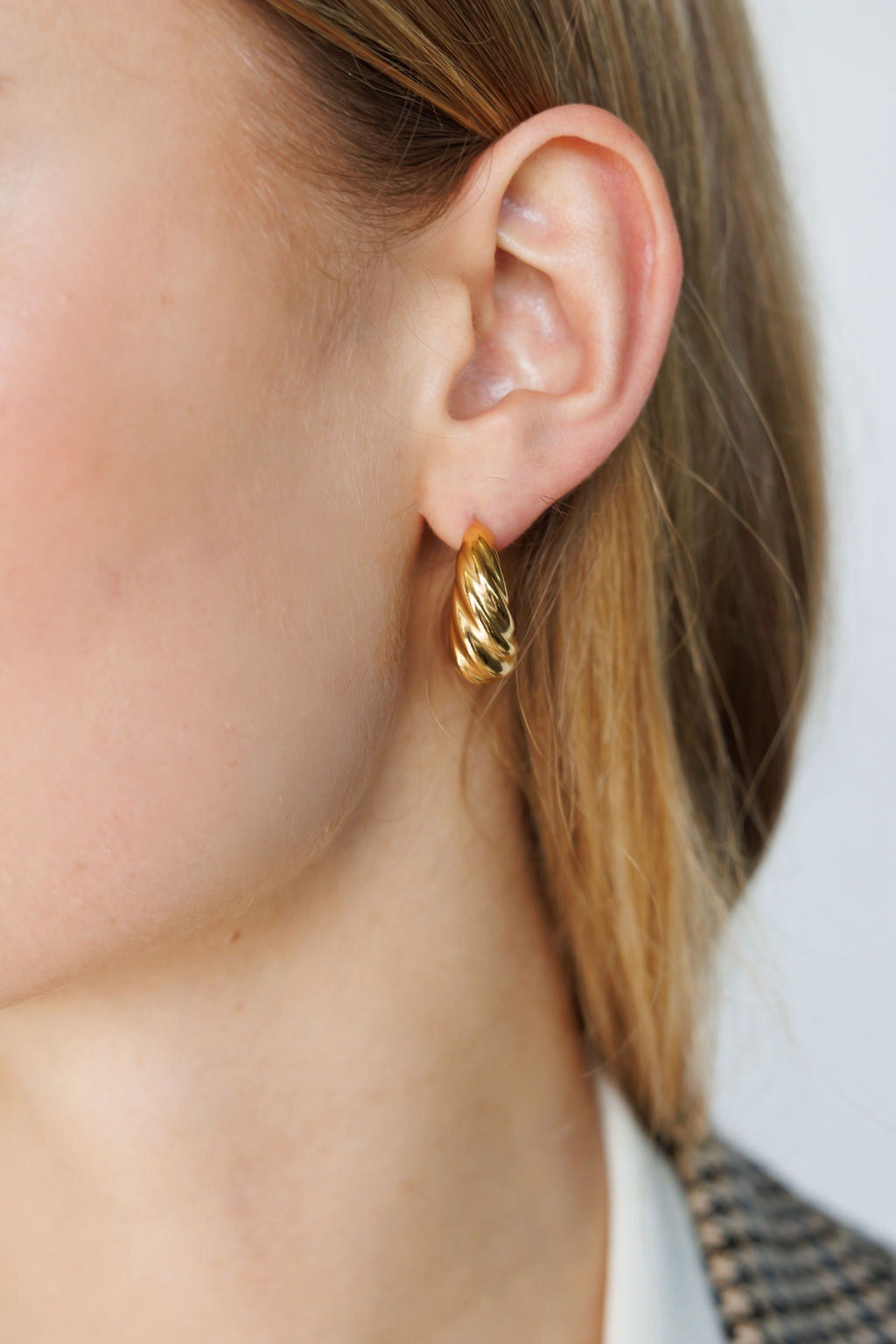 gold earrings womens jewellery chunky hoop Waterproof hypoallergenic. sustainable unique affordable
