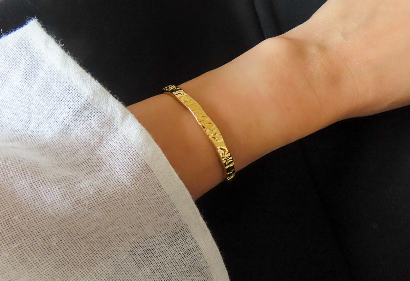 HARPER BANGLE