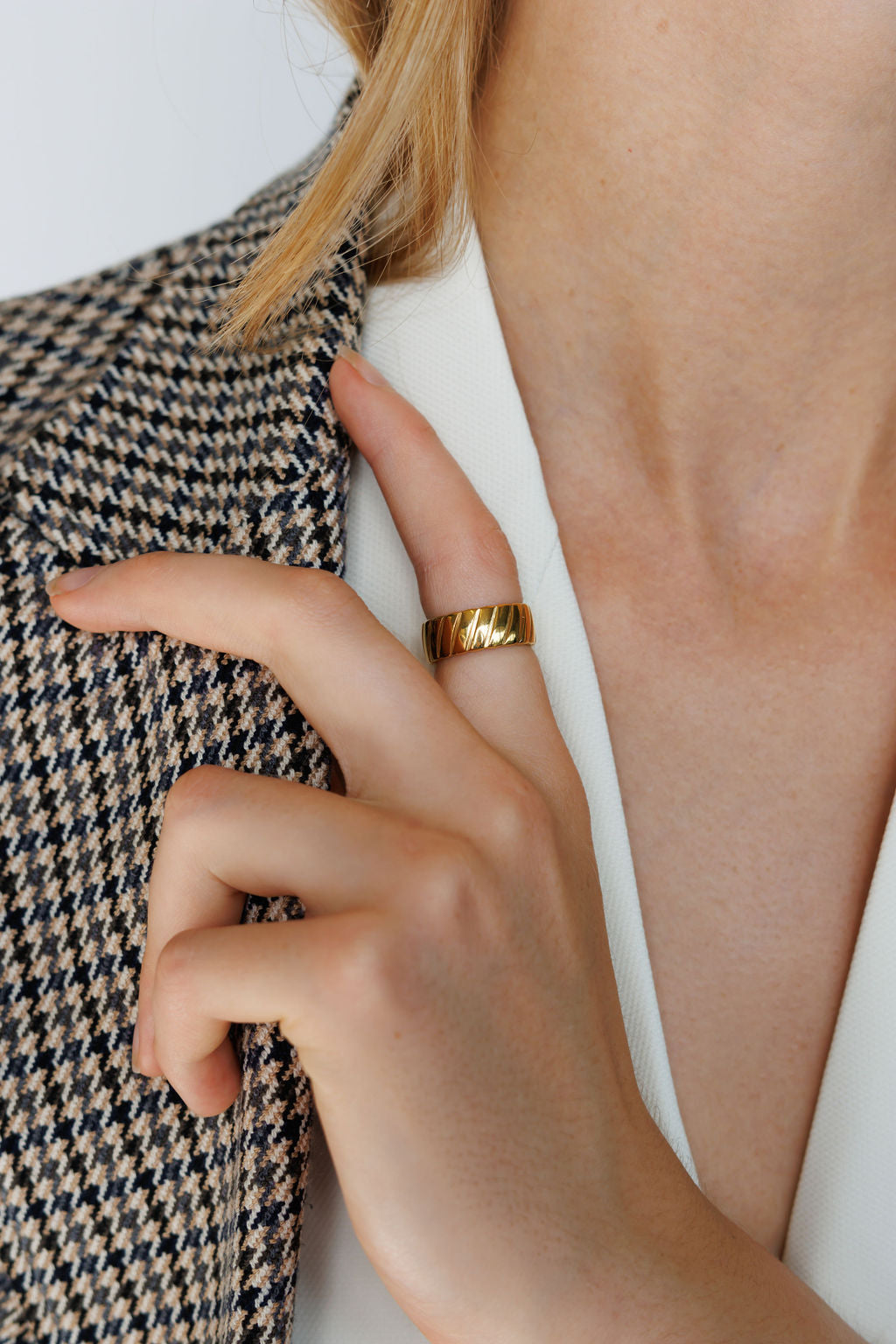 gold ring womens jewellery Waterproof hypoallergenic. sustainable unique  affordable